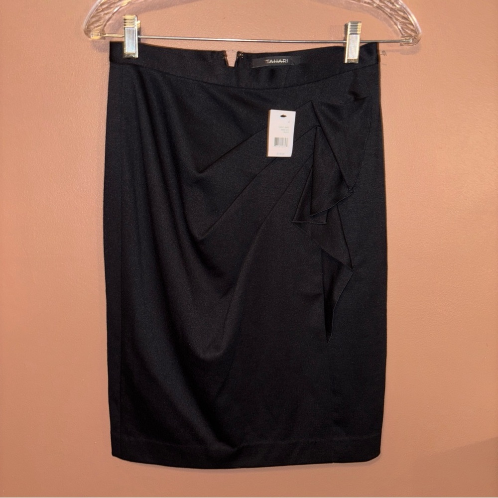 NWT TAHARI CARLY BLACK SKIRT SZ 4